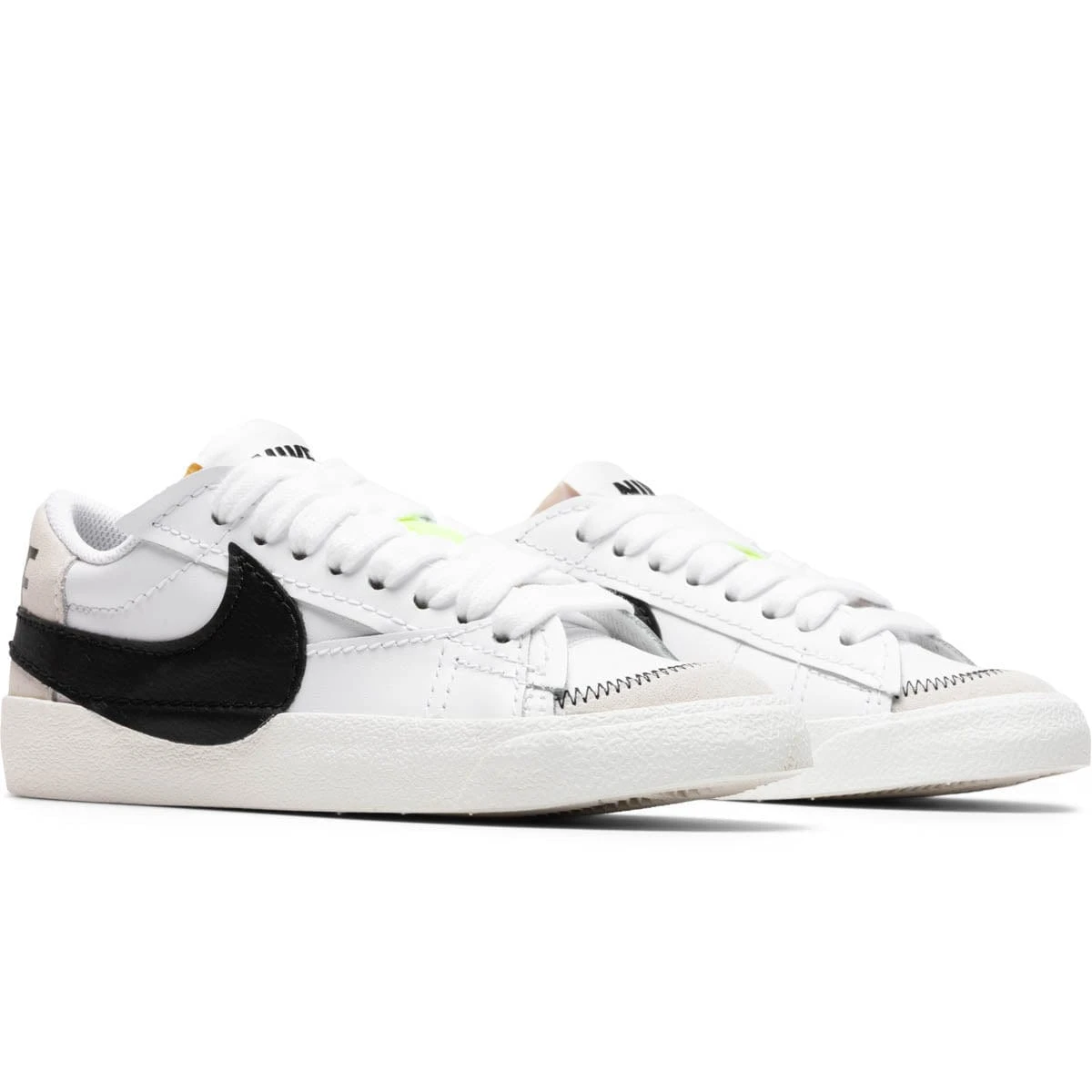 Nike WOMEN'S BLAZER LOW '77 JUMBO 3 Nike WOMEN'S BLAZER LOW '77 JUMBO